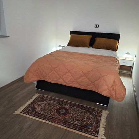 Apartments Roko 伊佐拉 外观 照片