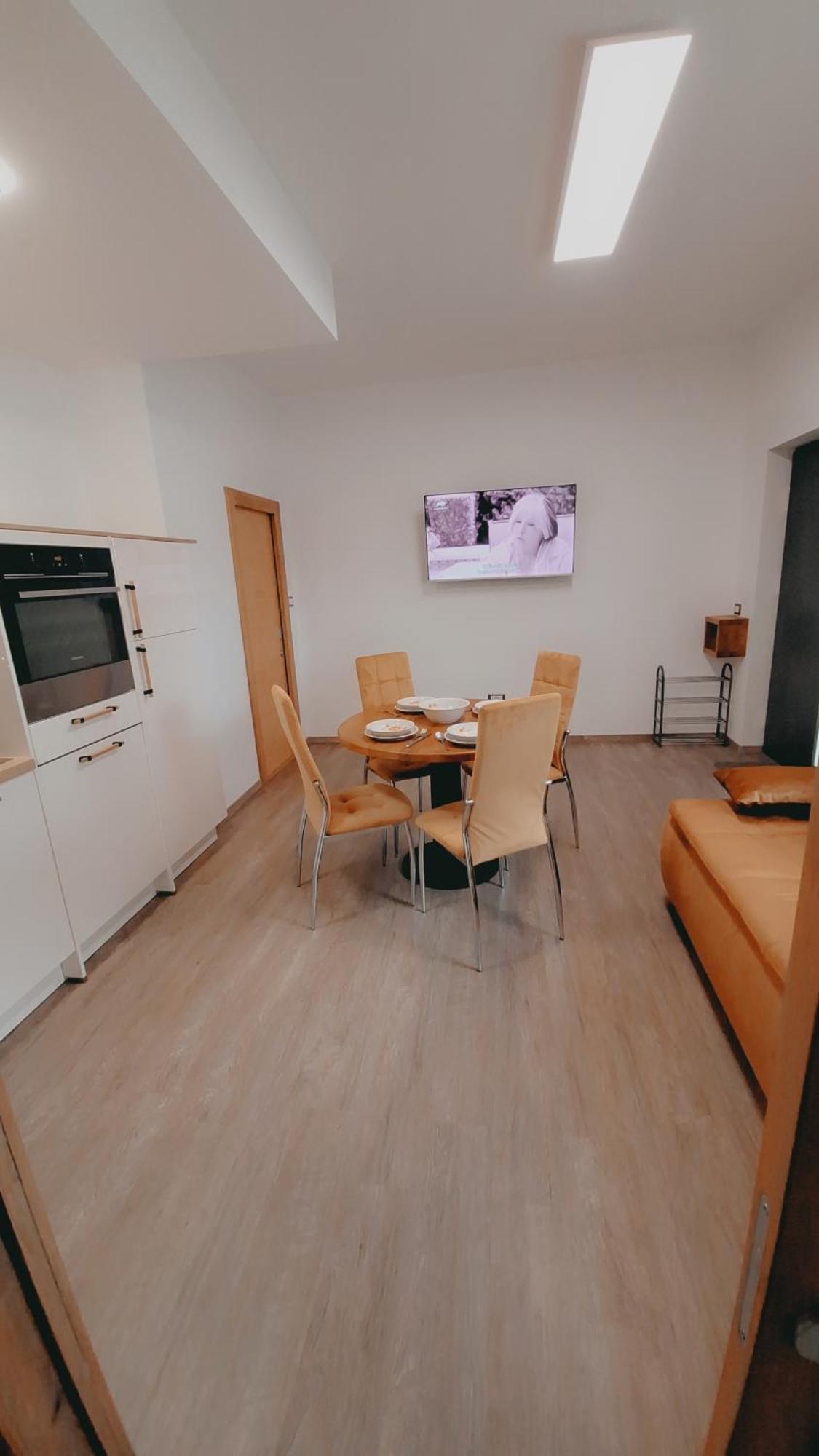 Apartments Roko 伊佐拉 外观 照片