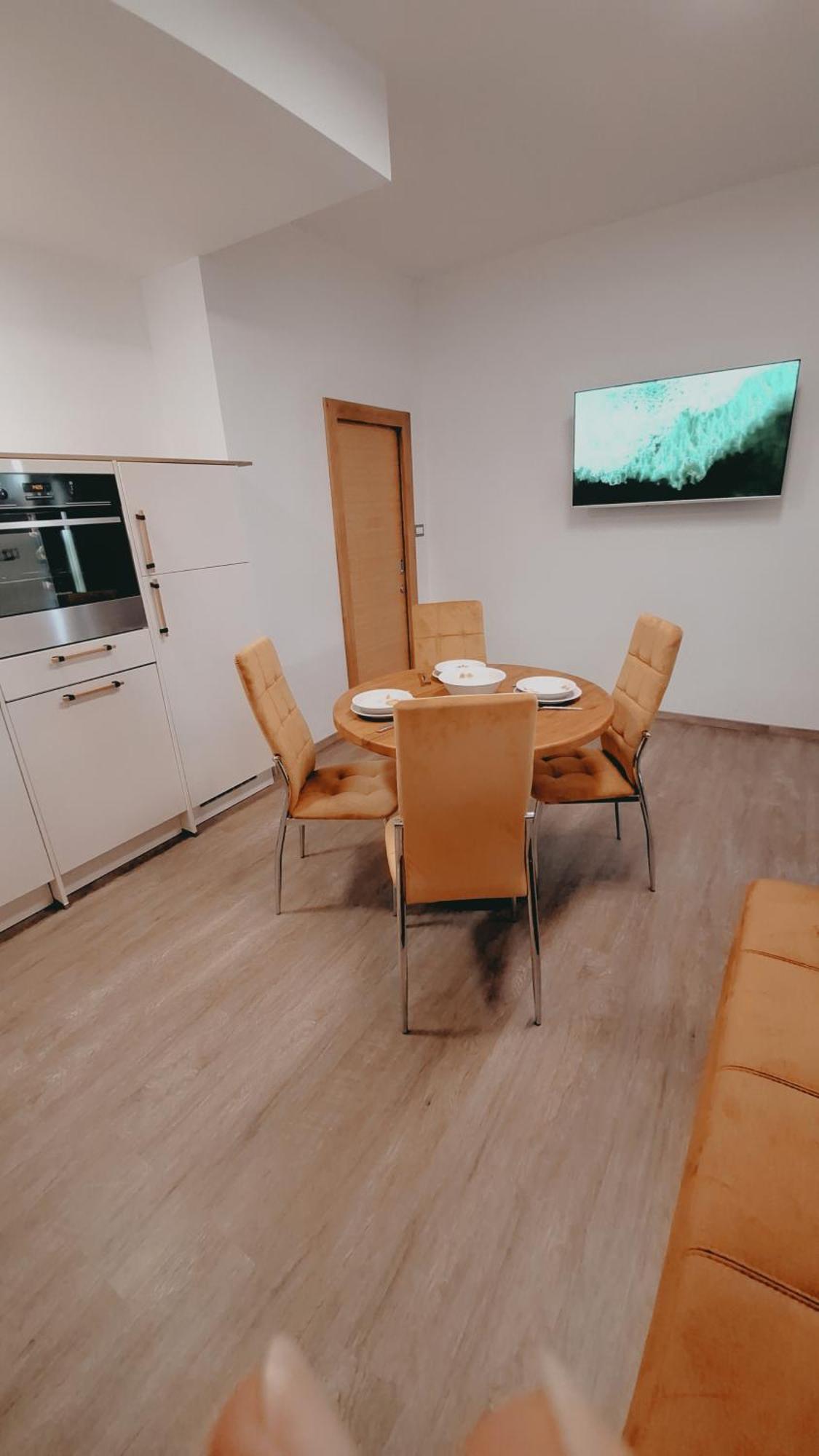 Apartments Roko 伊佐拉 外观 照片