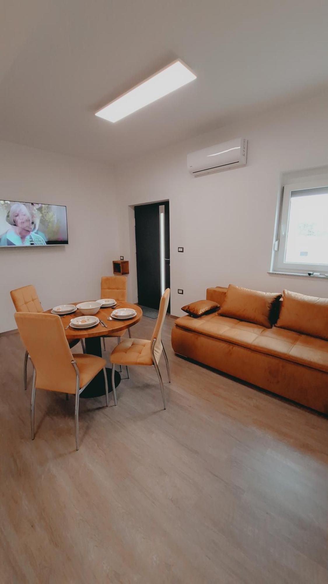 Apartments Roko 伊佐拉 外观 照片